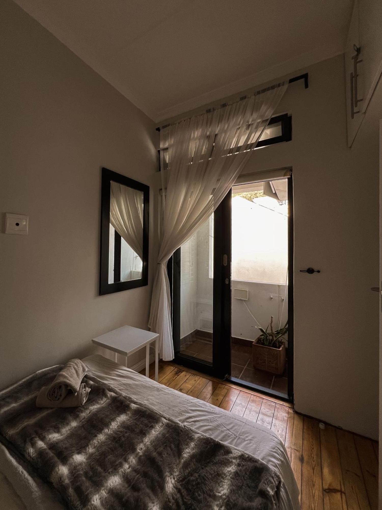 Private Room In Green Point - Atlantic Seaboard - Cape Town Exterior photo